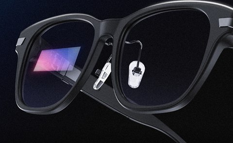 Close view of the AR99 Micro-LED optical engine and waveguide lens